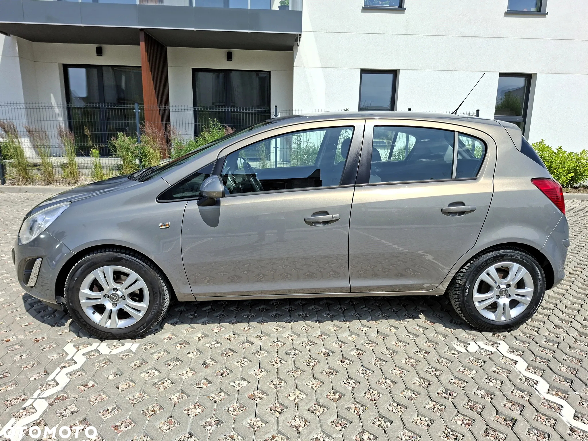 Opel Corsa 1.2 16V Edition / Active - 2