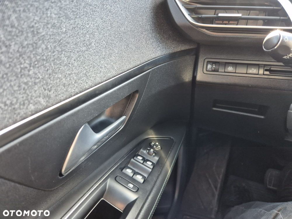 Peugeot 3008 1.2 PureTech Active Pack S&S EAT8 - 10