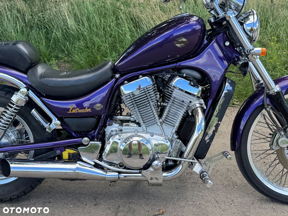 Suzuki Intruder - 5