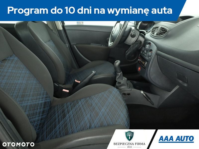 Renault Clio - 8