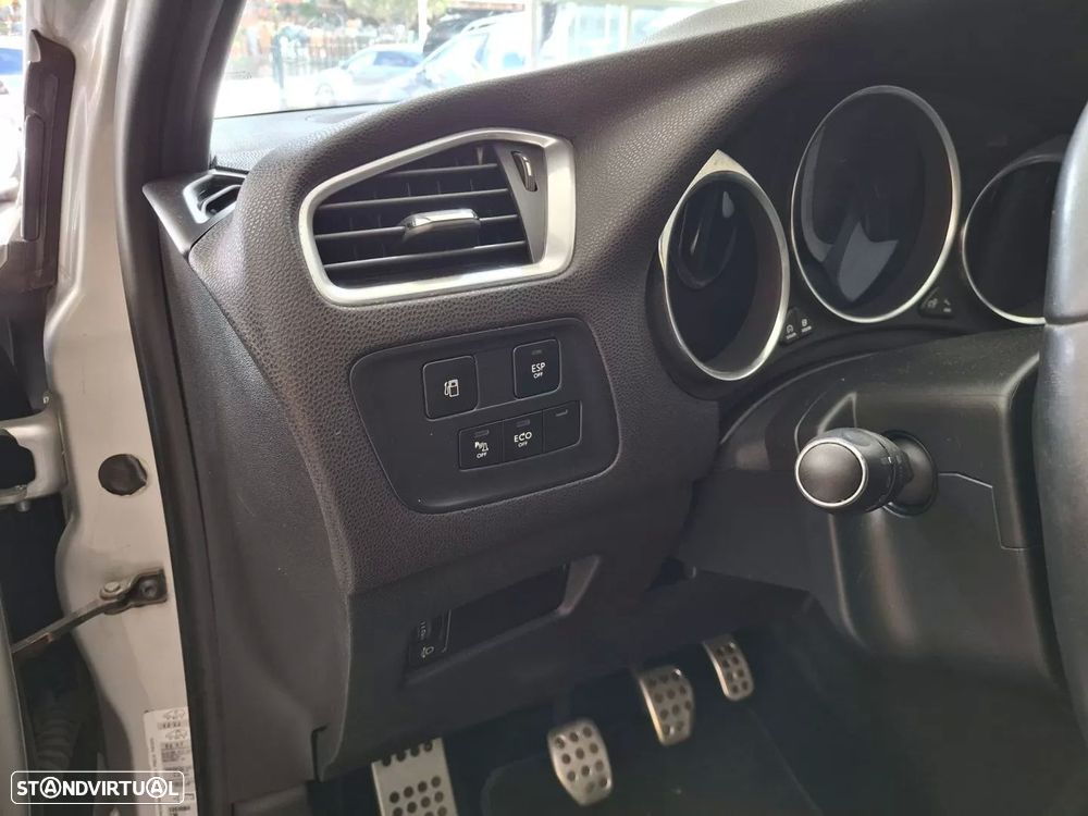 Citroën DS4 1.6 HDi So Chic - 9