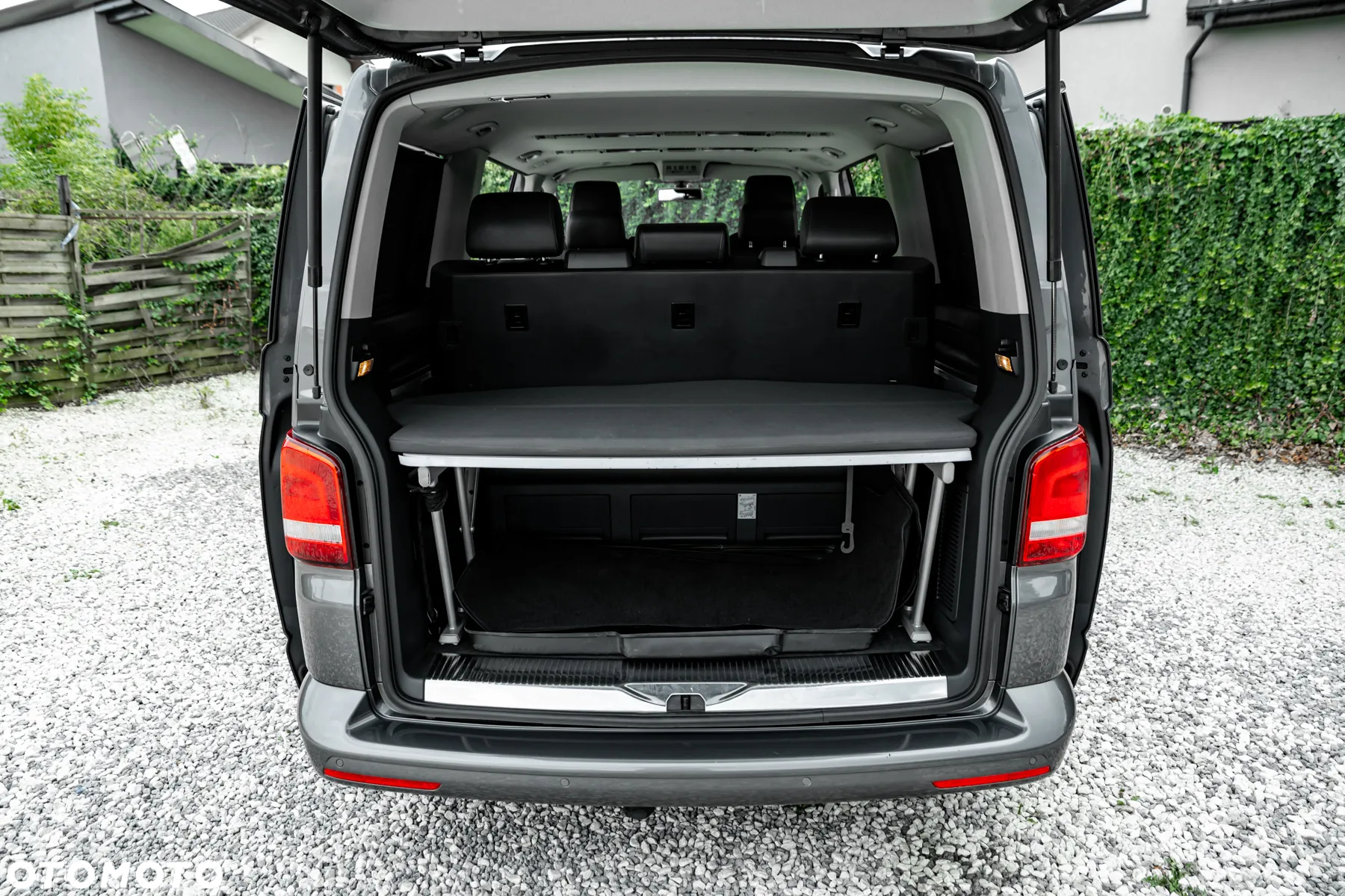 Volkswagen Multivan - 23