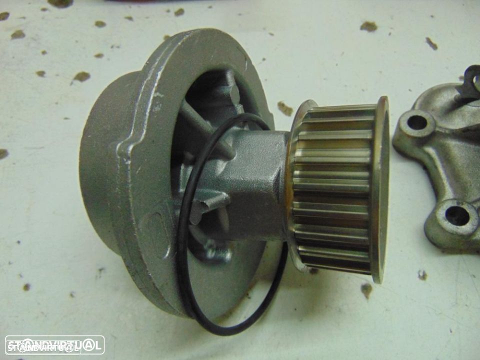 Antigos bombas água Ford - 4