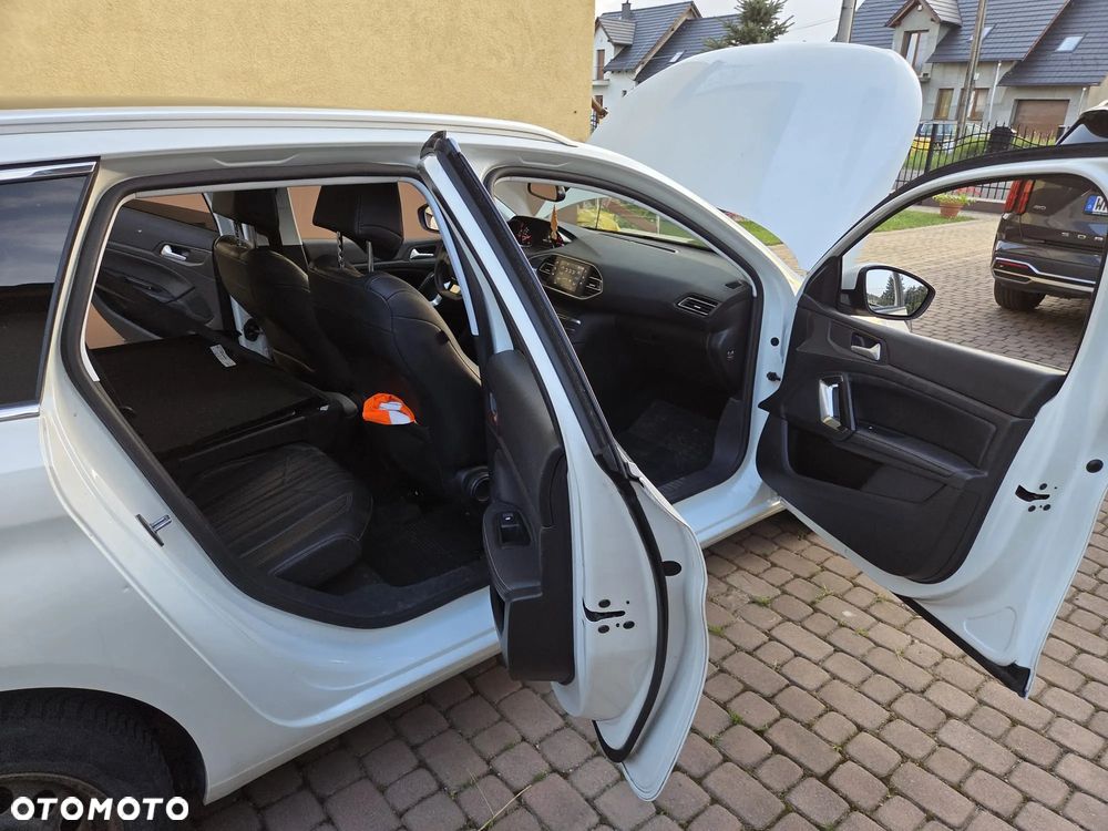 Peugeot 308 1.5 BlueHDi Allure Pack S&S EAT8 - 9