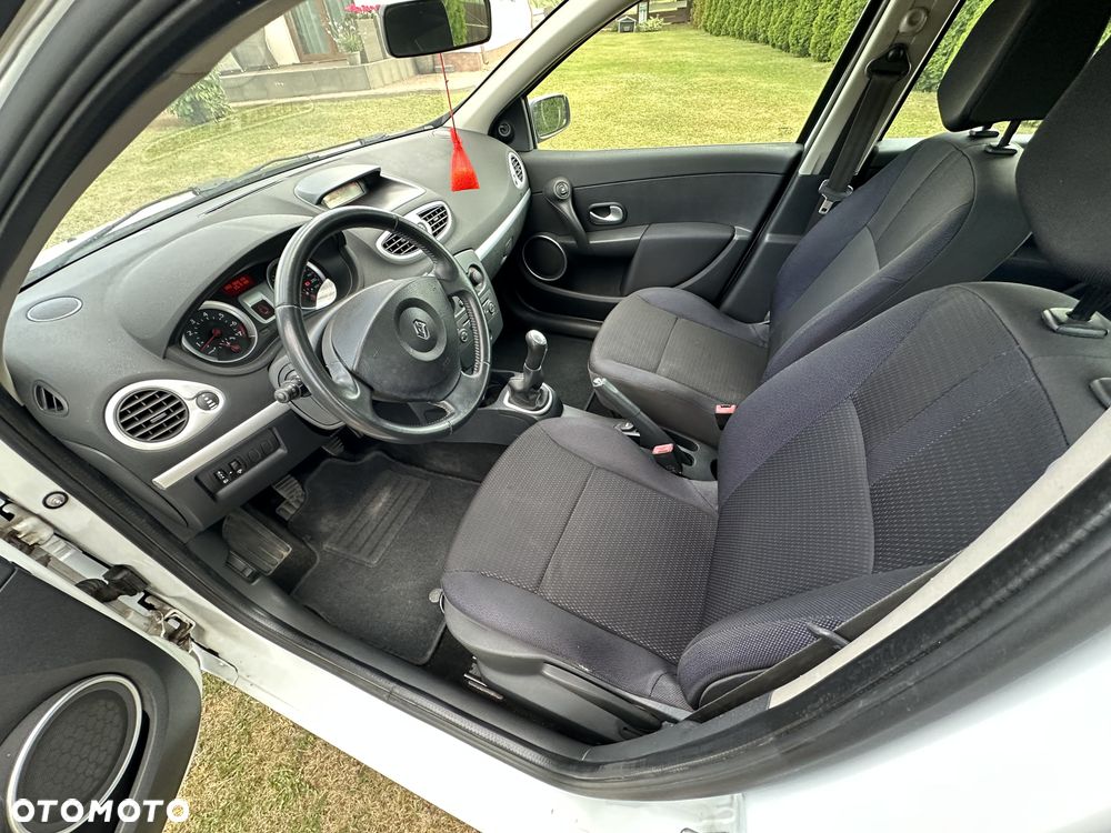 Renault Clio - 12