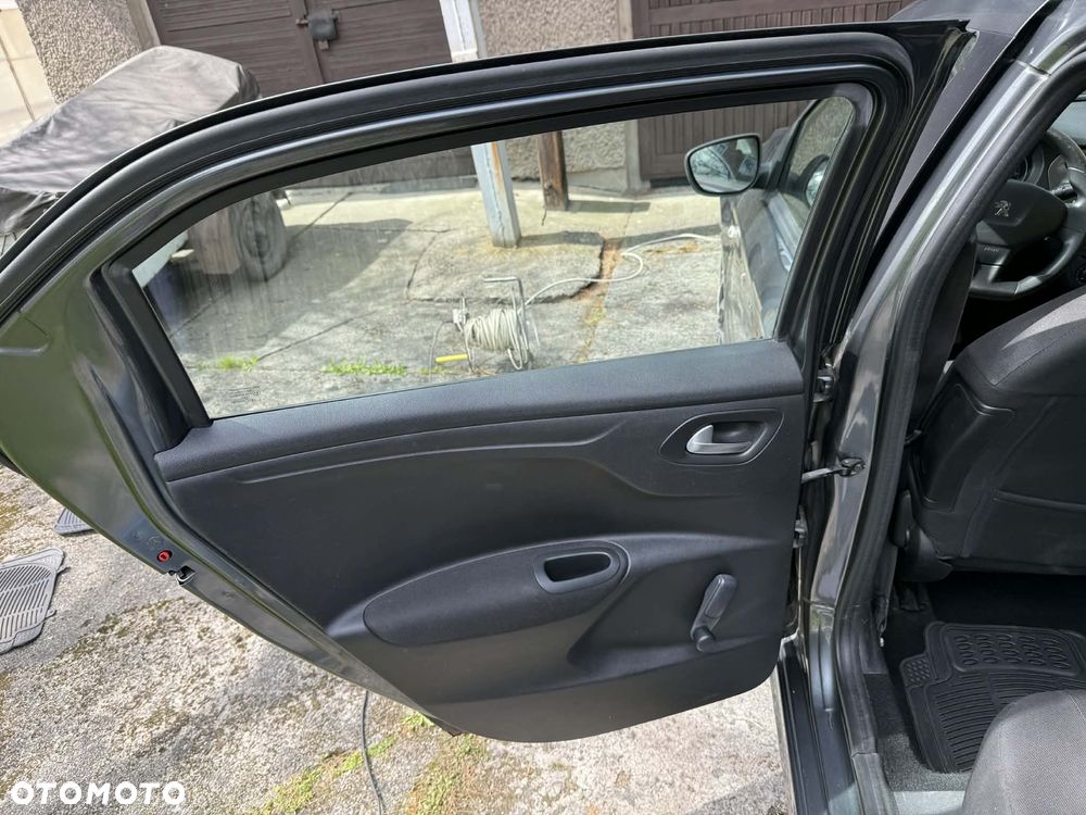 Peugeot 301 1.6 VTi Active - 17
