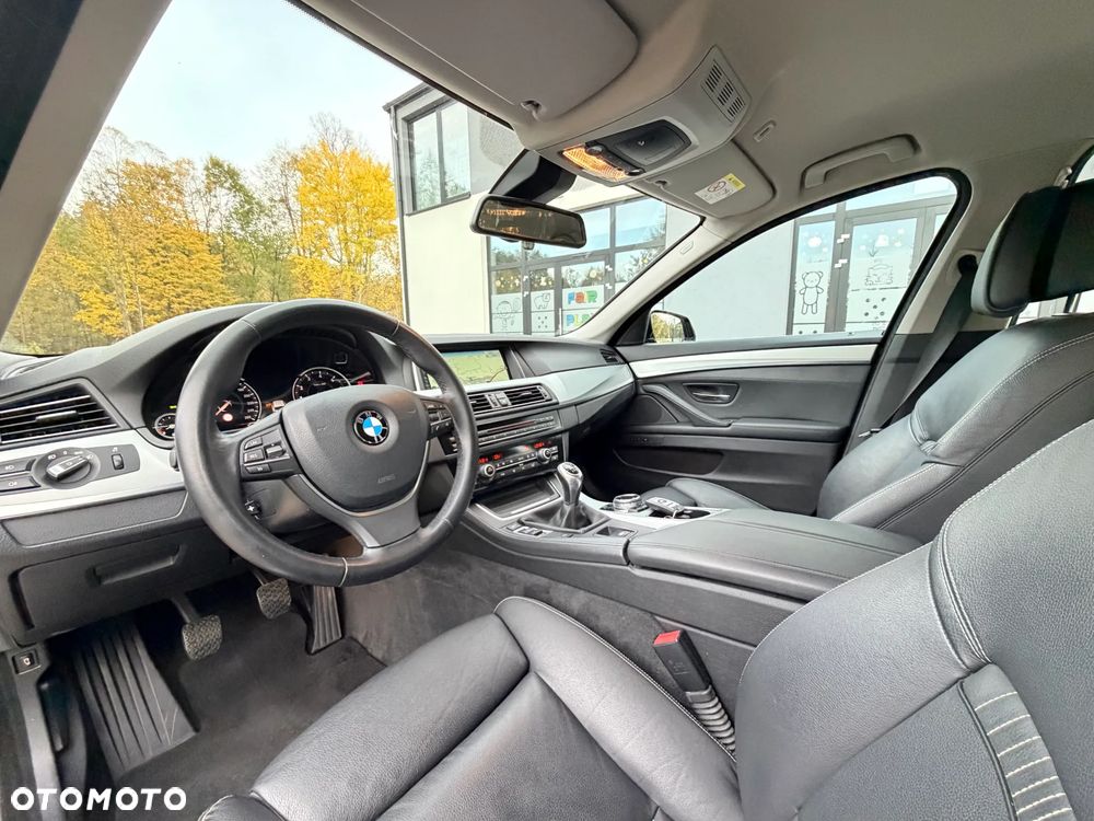 BMW Seria 5 528i Luxury Line - 18