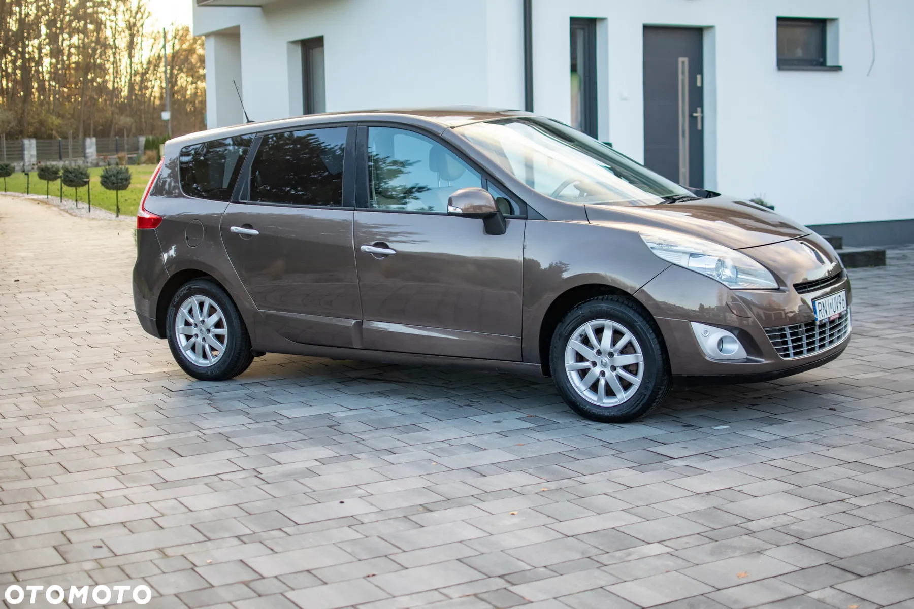 Renault Grand Scenic - 13