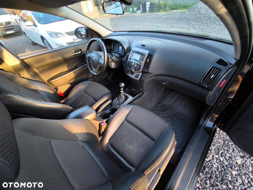 Hyundai i30 1.6 CRDi Premium - 21