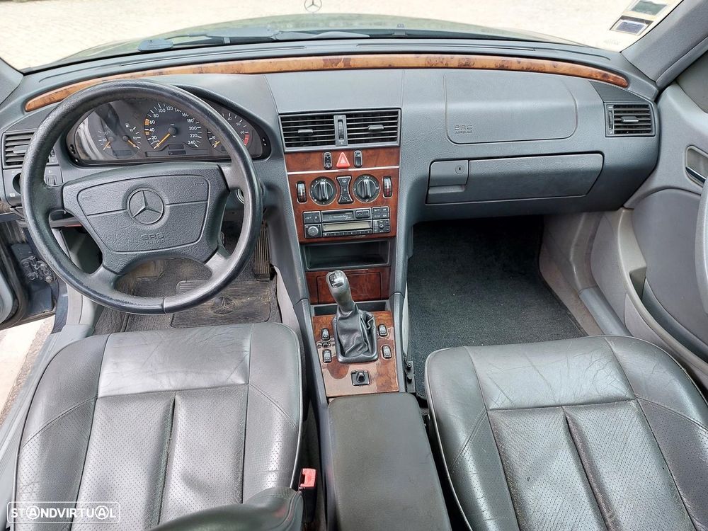Mercedes-Benz C 180 Elegance - 8