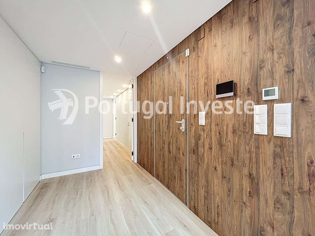 Sublime Duplex T4 com Mezanino no centro de Carcavelos - Grande imagem: 2/42