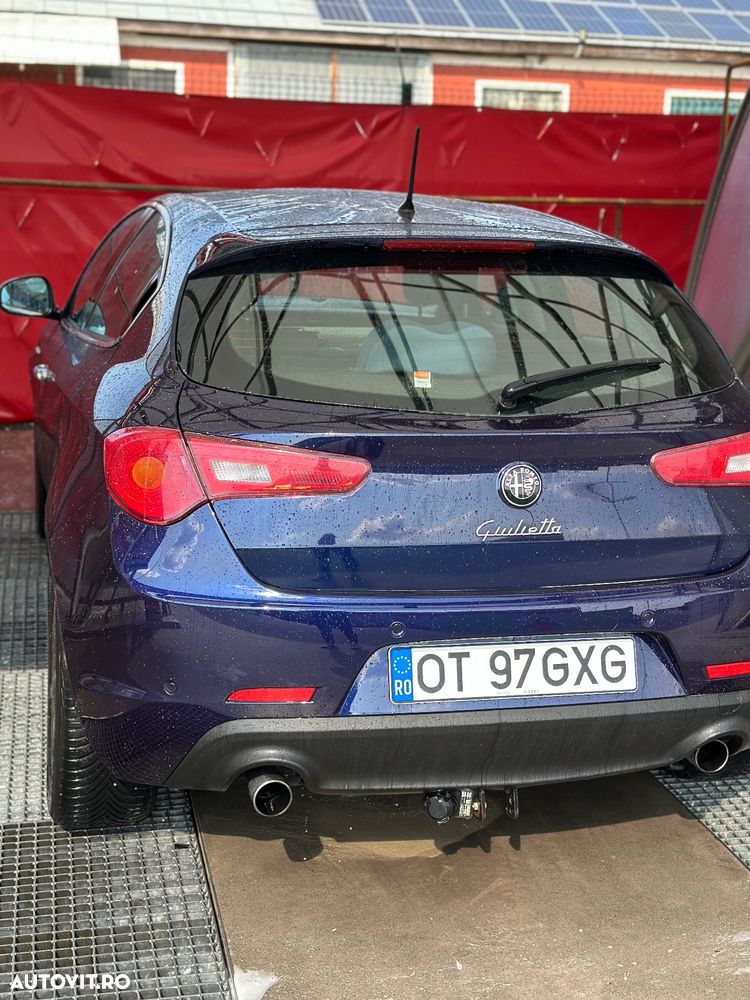 Alfa Romeo Giulietta 2.0 JTDM 16V - 2