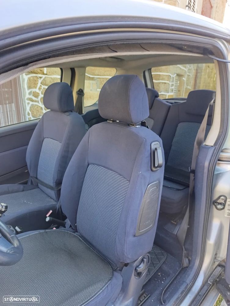 Peugeot 1007 1.4 HDi Urban - 7