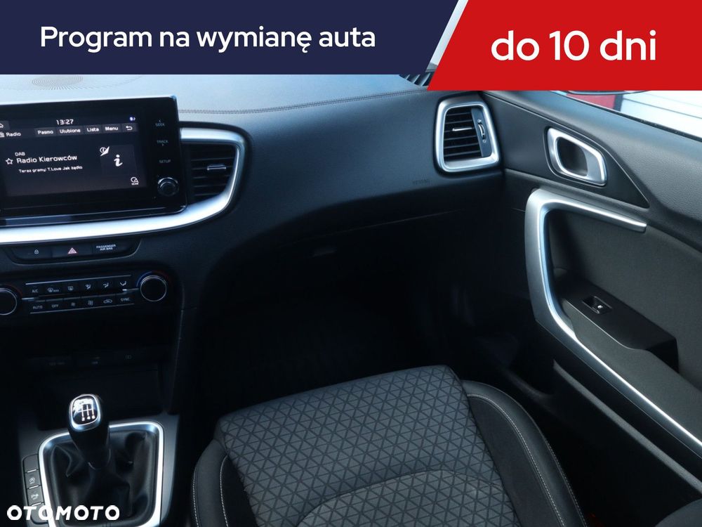 Kia XCeed - 10