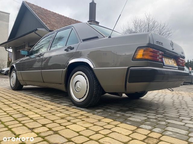 Mercedes-Benz W201 (190) - 29