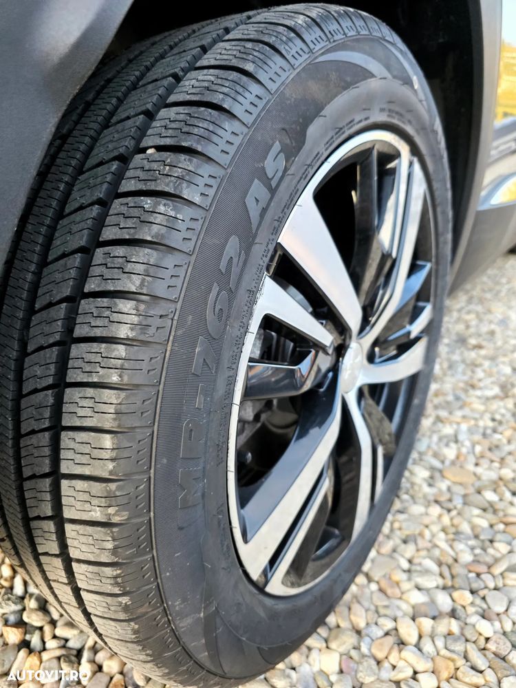 Peugeot 3008 Hybrid 225 e-EAT8 GT Pack - 29