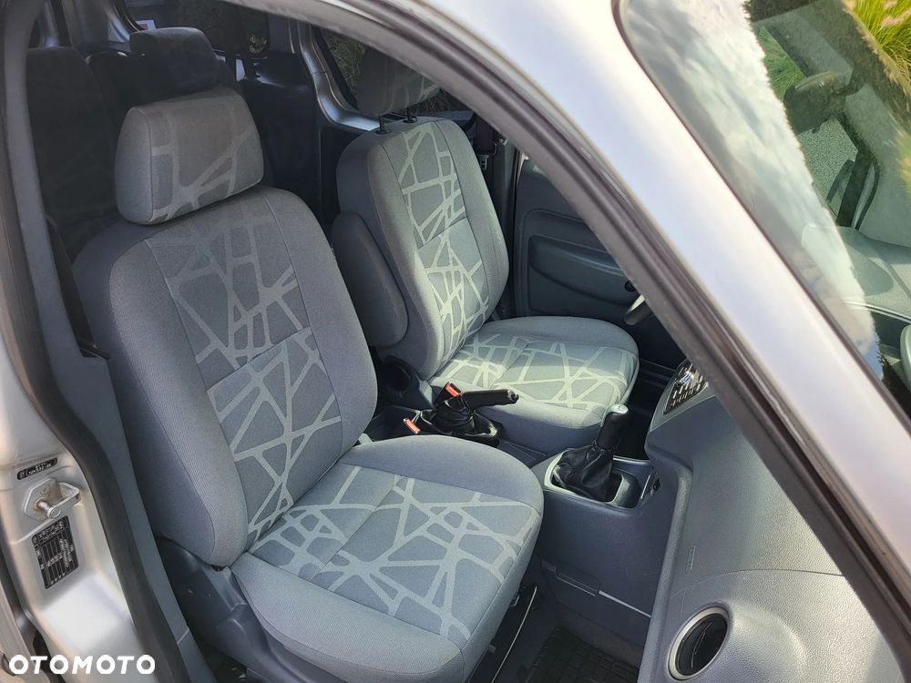 Ford Tourneo Connect - 12