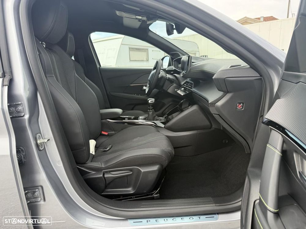 Peugeot 208 1.2 PureTech GT - 37