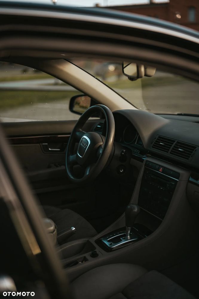 Audi A4 Limousine 2.0 T FSI quattro tiptronic - 13