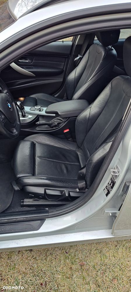 BMW Seria 3 320d - 14