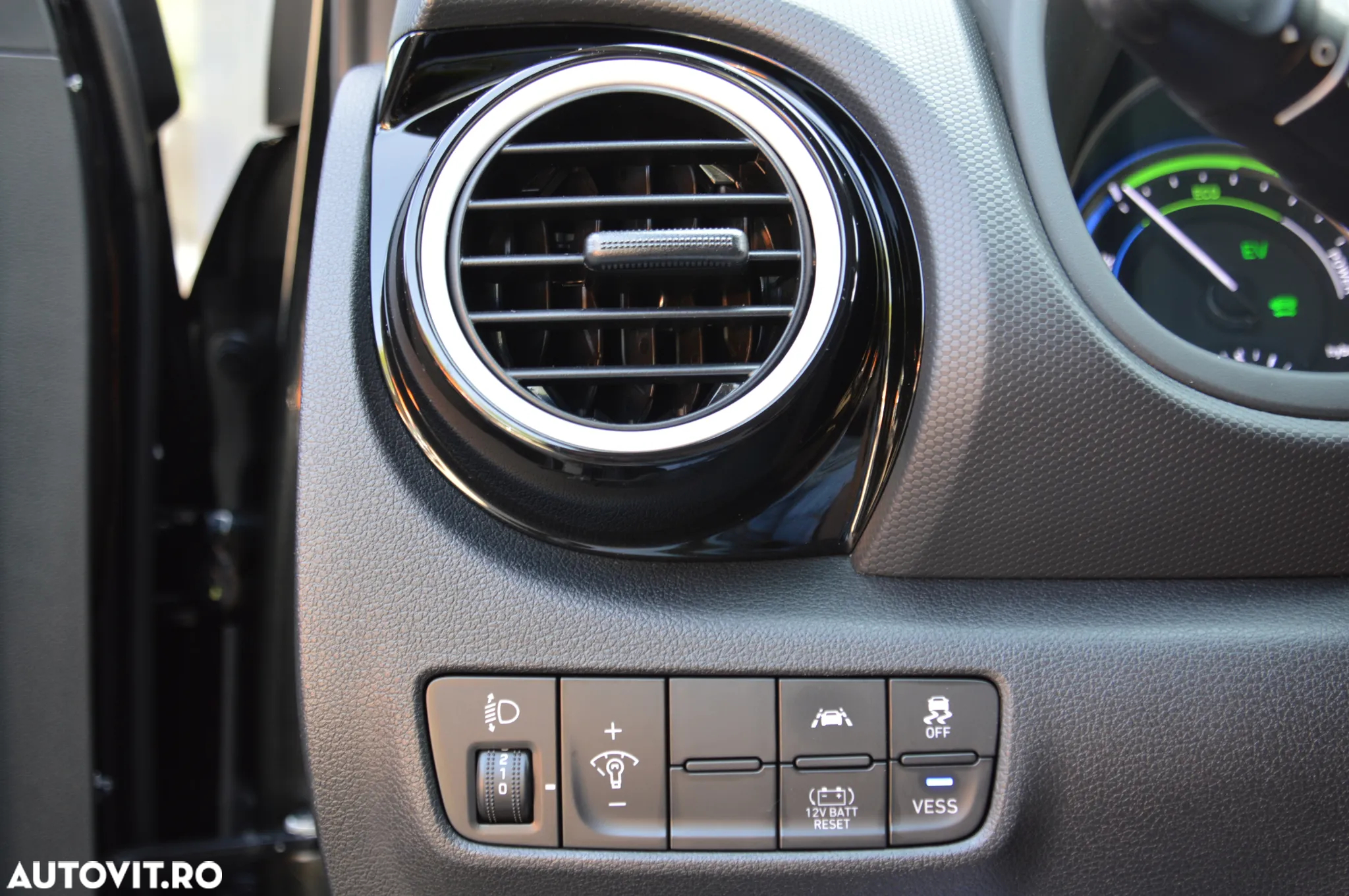 Hyundai KONA 1.6 GDI DCT Hybrid Select - 32