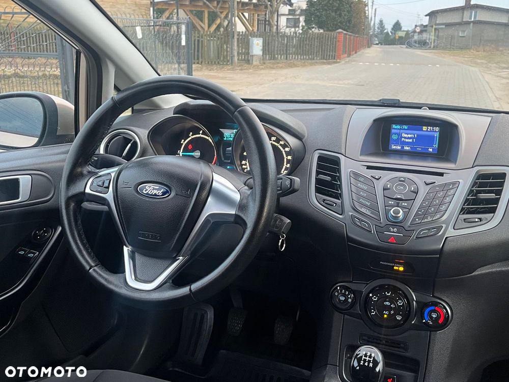 Ford Fiesta 1.25 Platinium X - 23