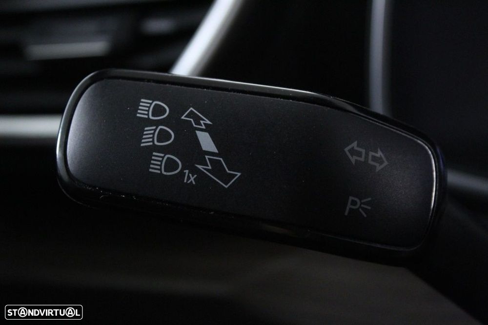 SEAT Leon 1.4 e-Hybrid Xcellence DSG - 25
