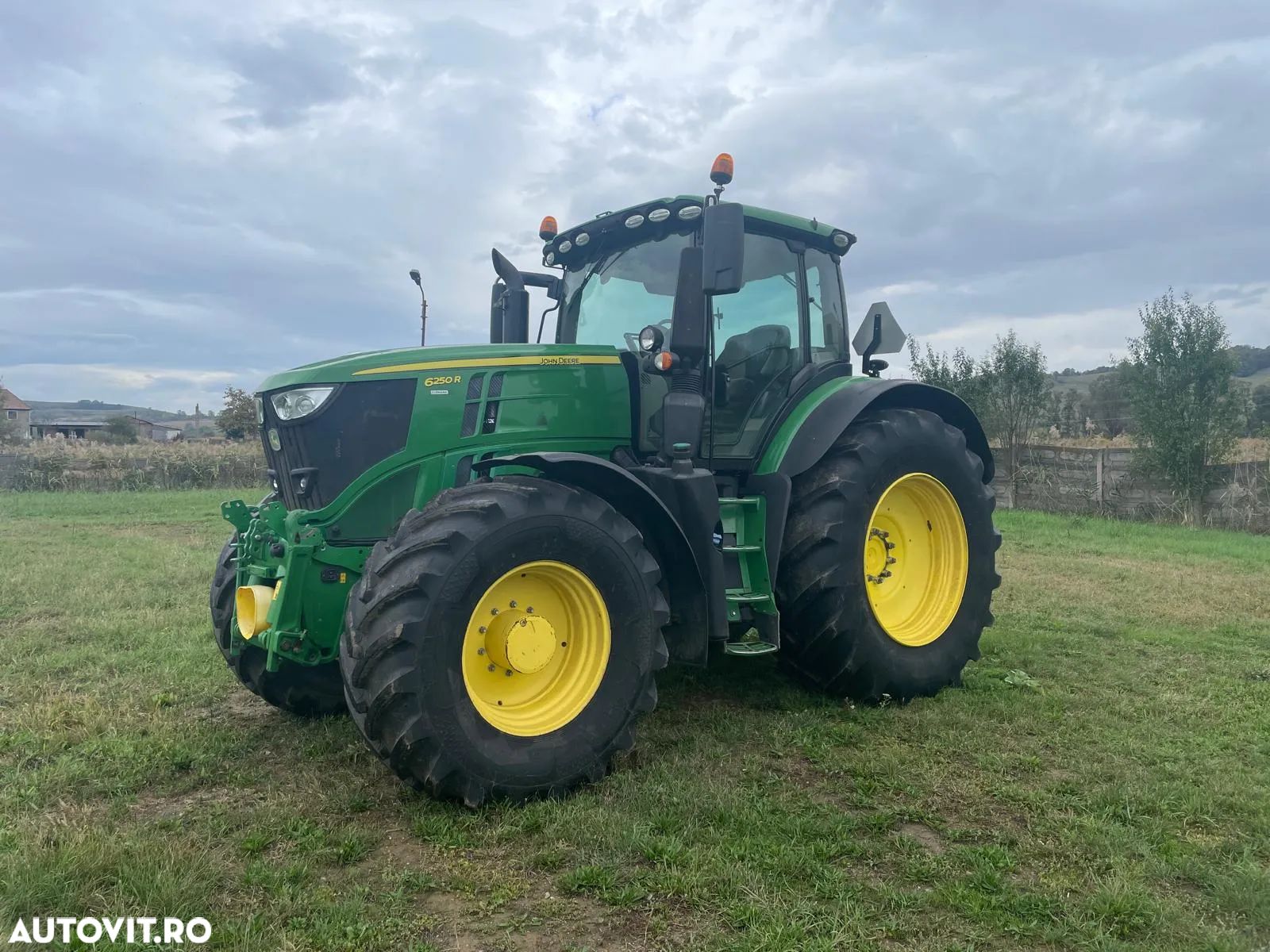 John Deere 6250R - 1