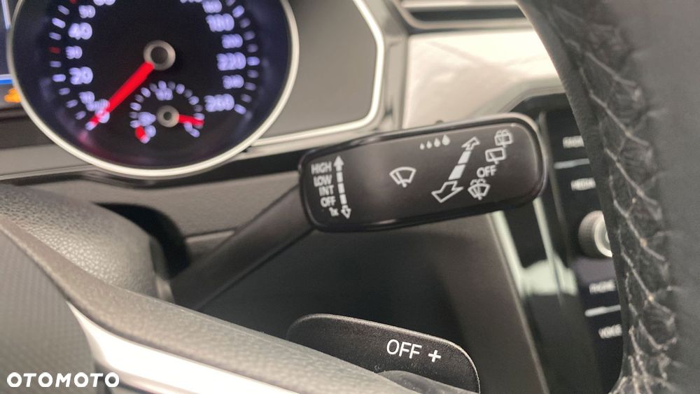 Volkswagen Passat - 21