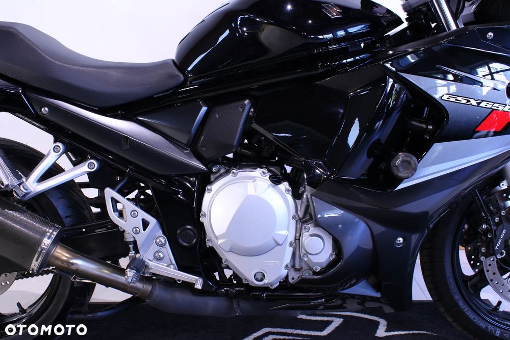 Suzuki GSX - 22