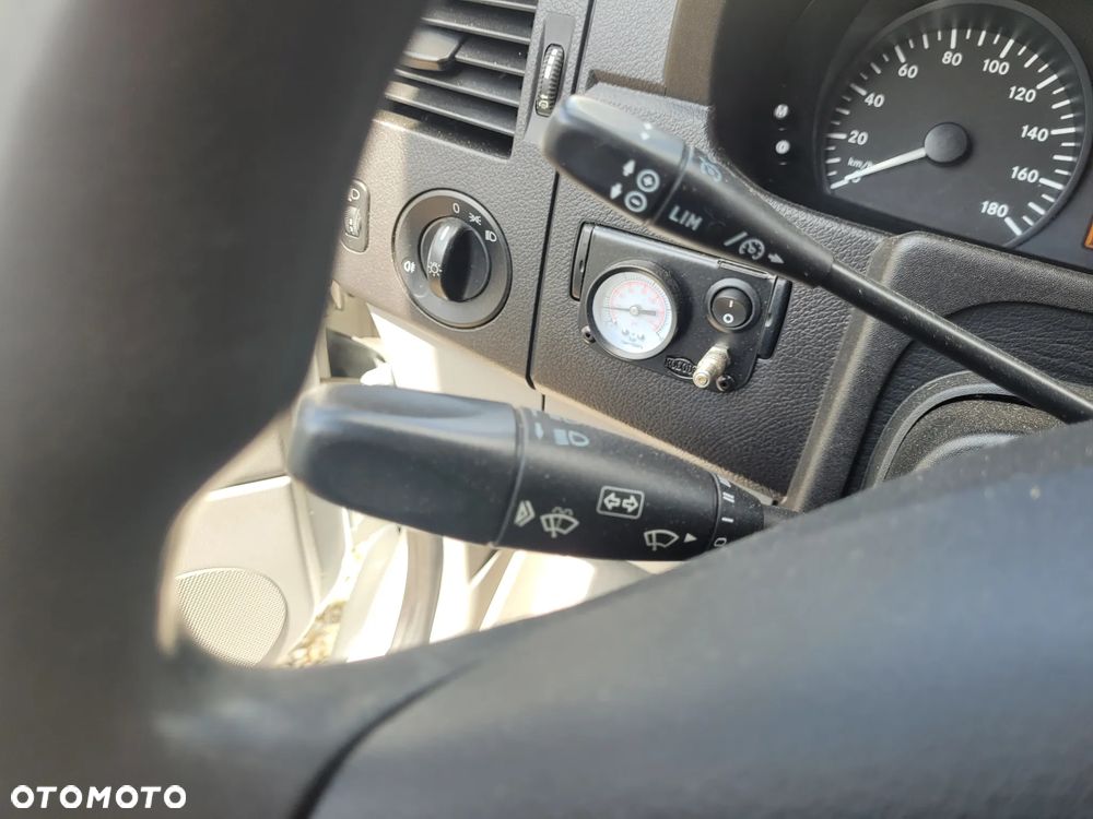 Mercedes-Benz Sprinter - 22