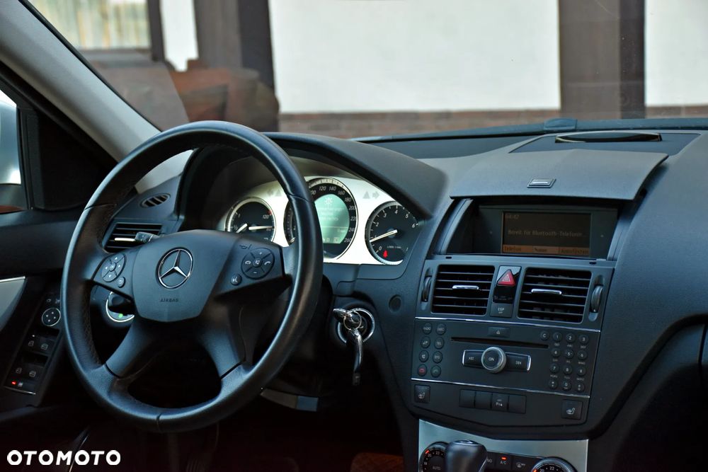 Mercedes-Benz Klasa C 200 7G-TRONIC Avantgarde Edition - 38