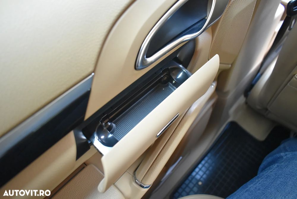 Porsche Cayenne - 26