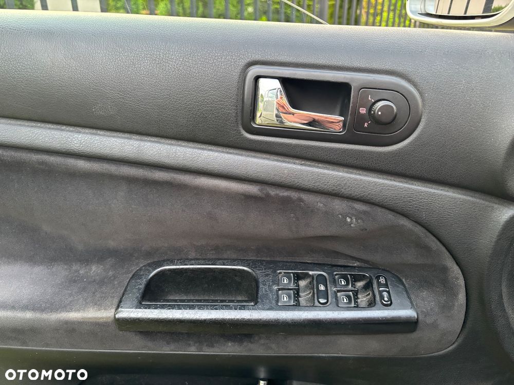 Volkswagen Passat 1.9 TDI Comfortline - 12
