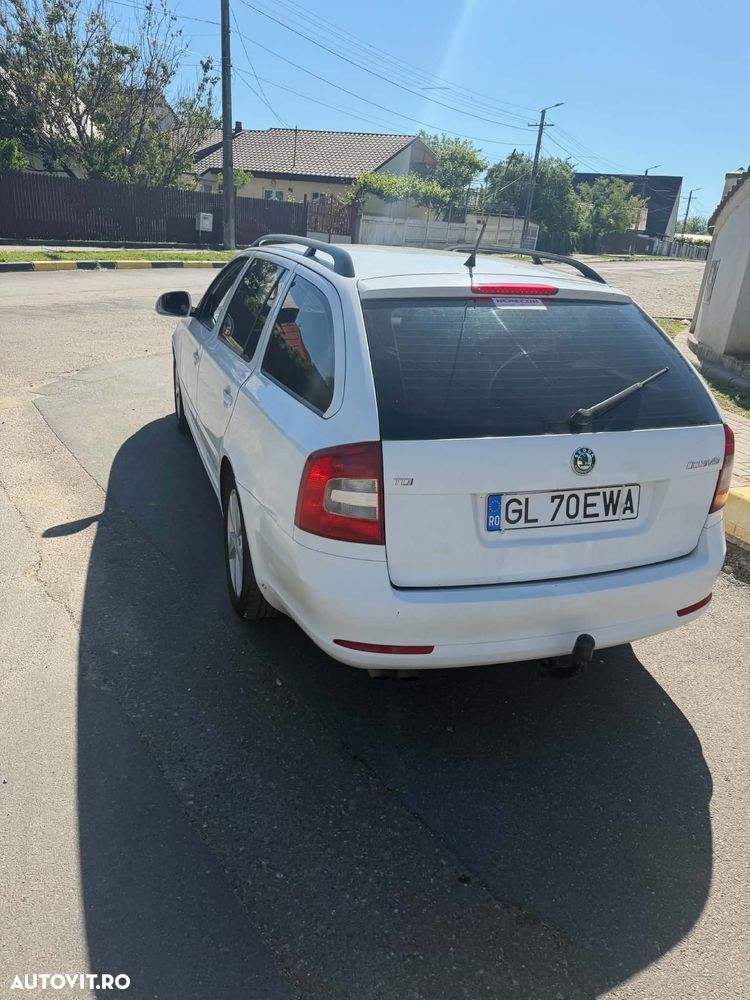 Skoda Octavia 2.0 TDI RS DSG - 4