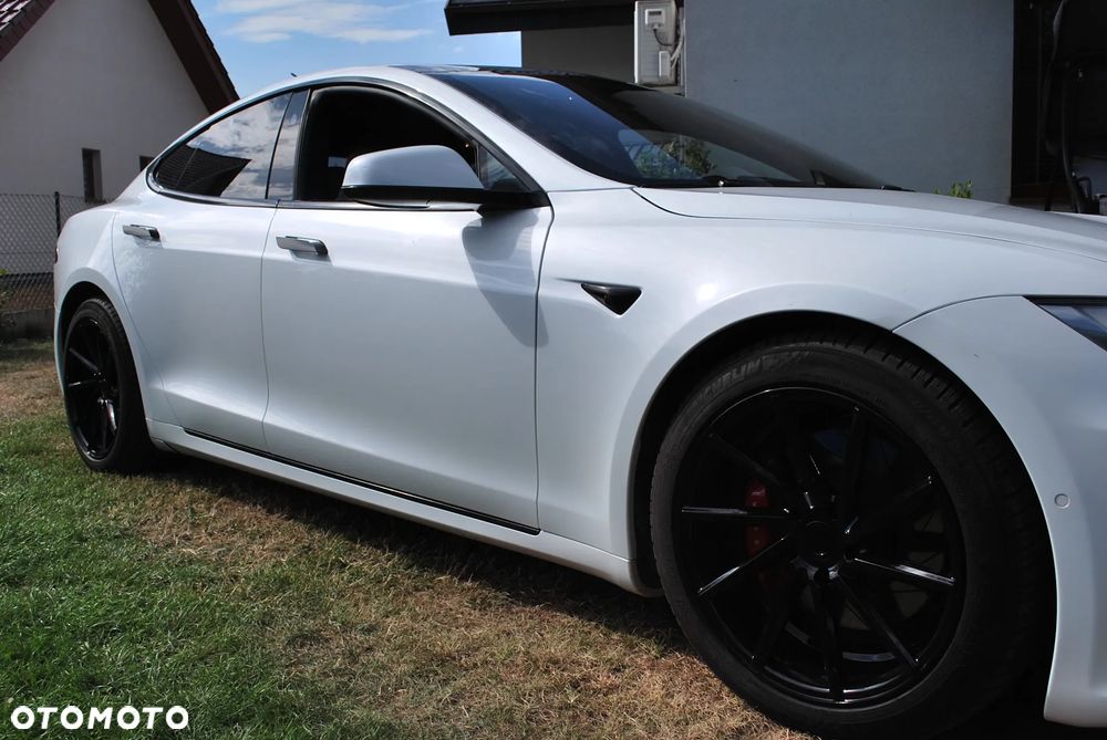 Tesla Model S - 23
