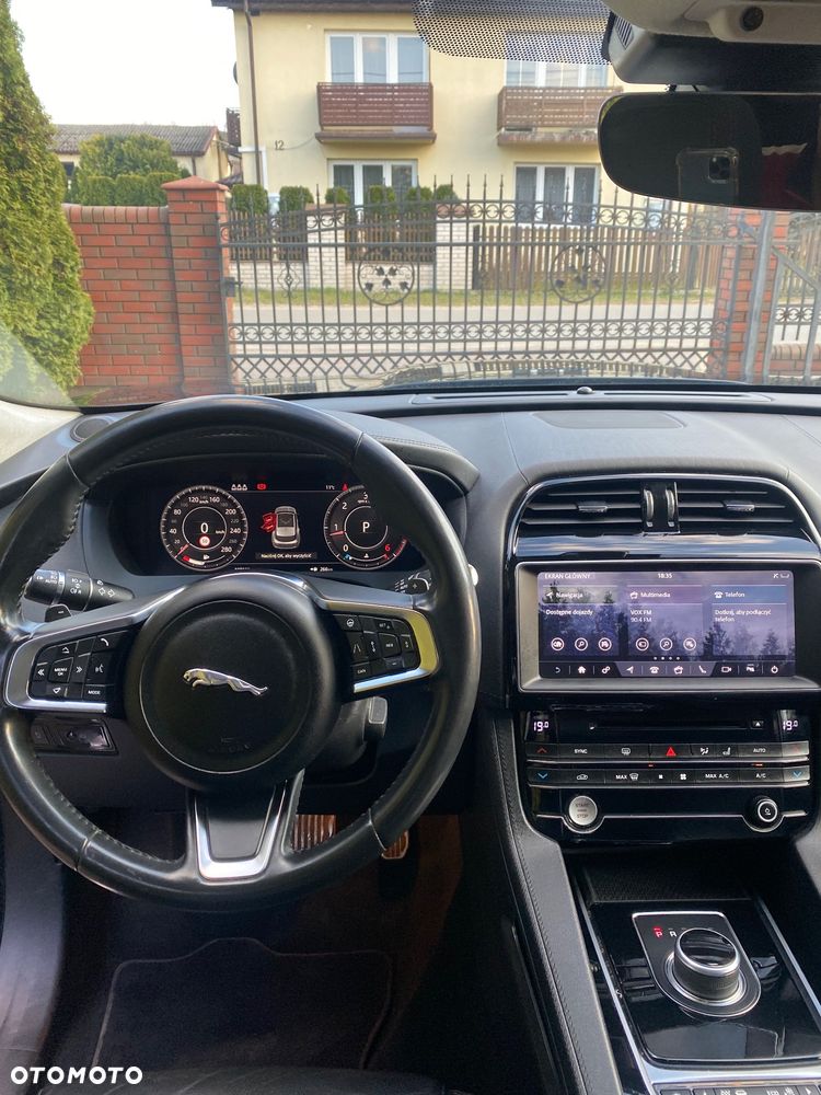 Jaguar F-Pace - 14