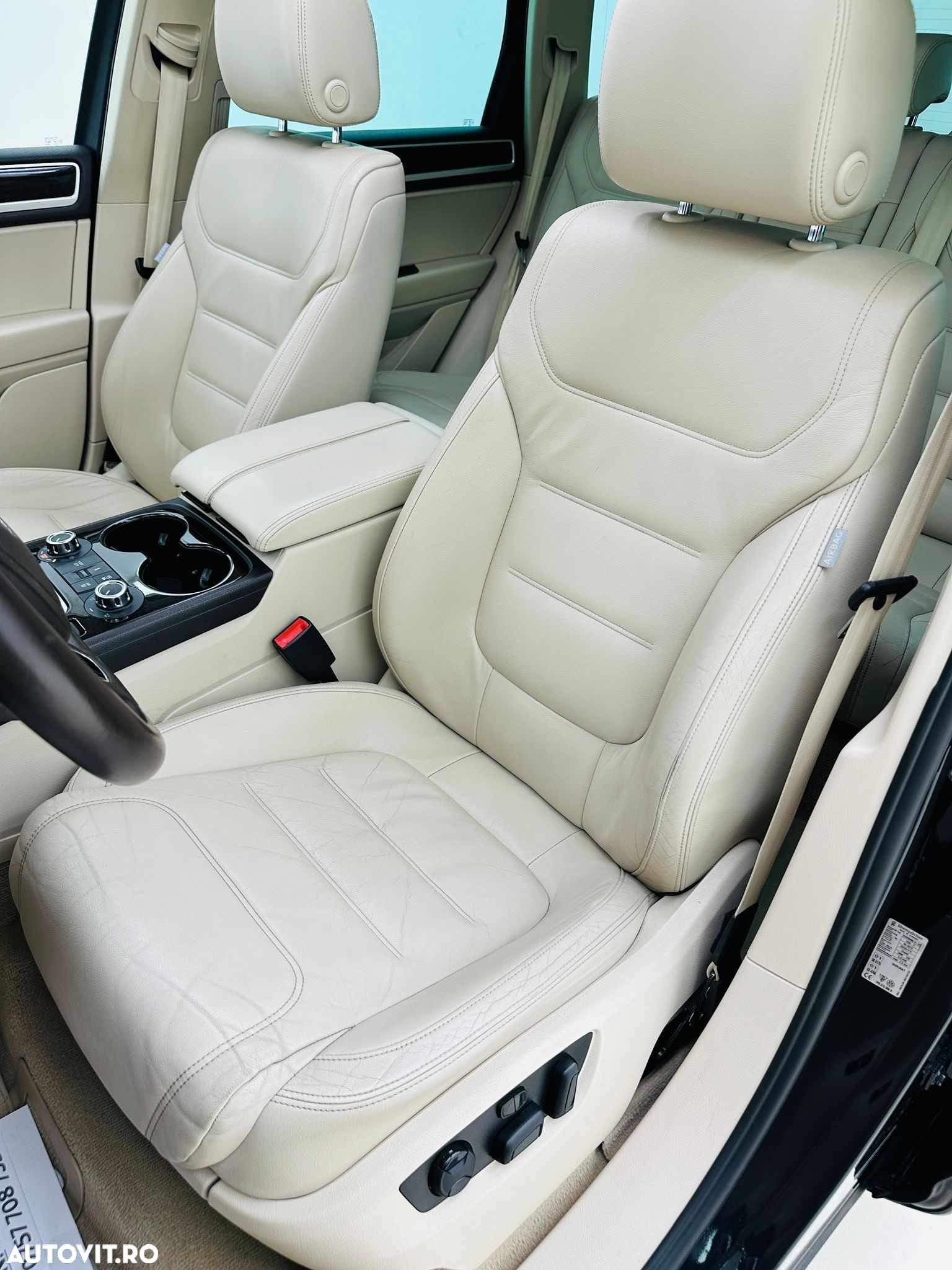 Volkswagen Touareg - 22