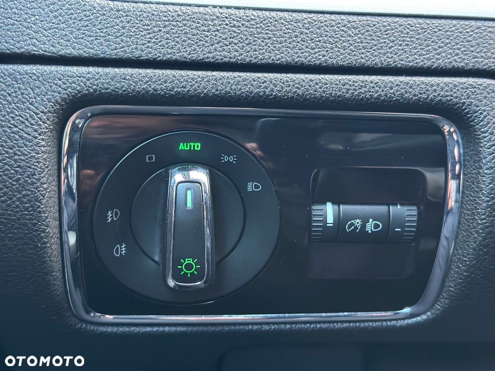 Skoda Superb 2.0 TDI DSG Elegance - 18