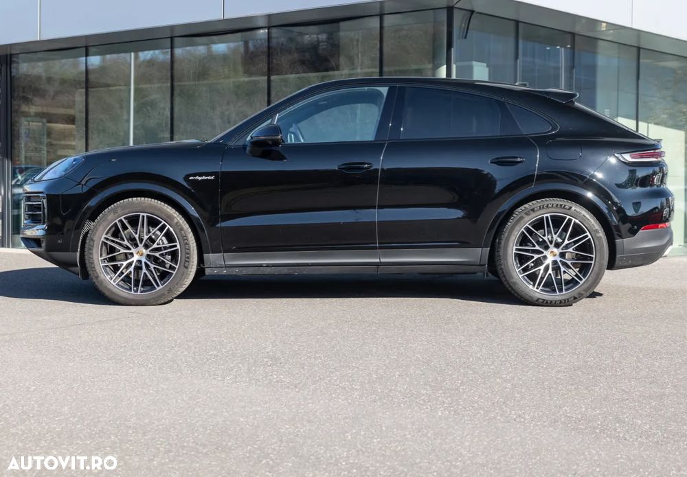 Porsche Cayenne Coupe E-Hybrid - 3