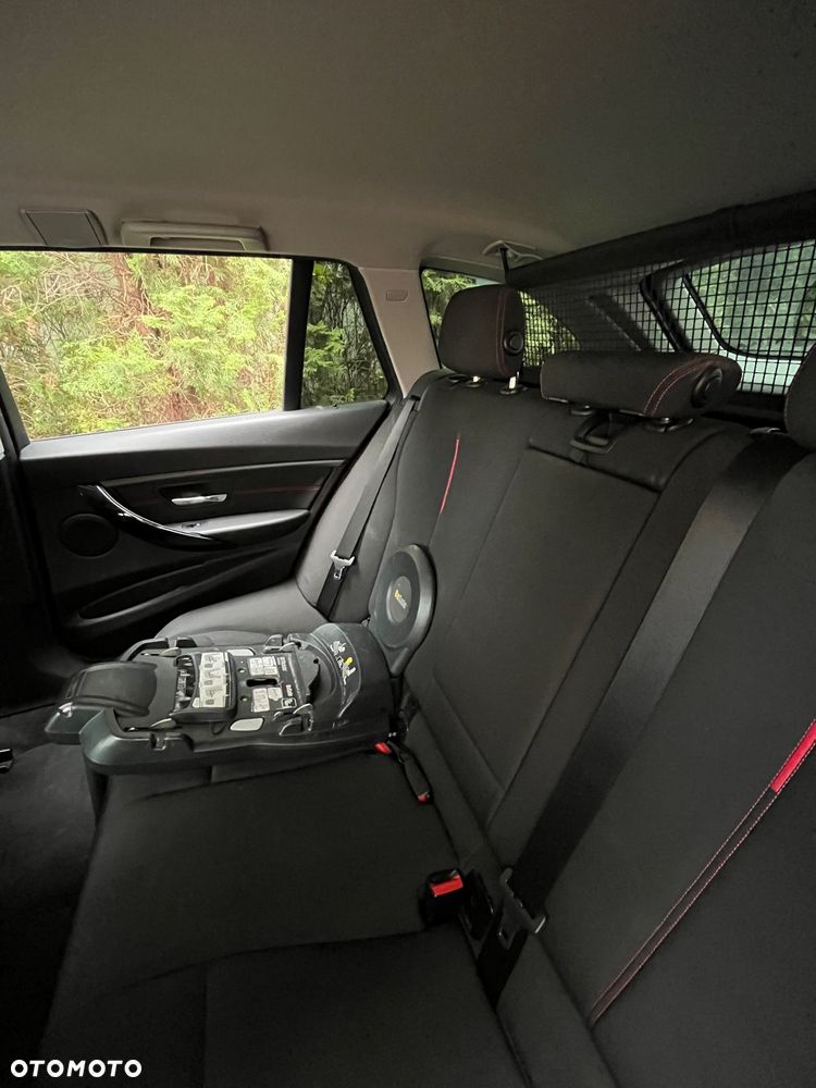 BMW Seria 3 320d - 28