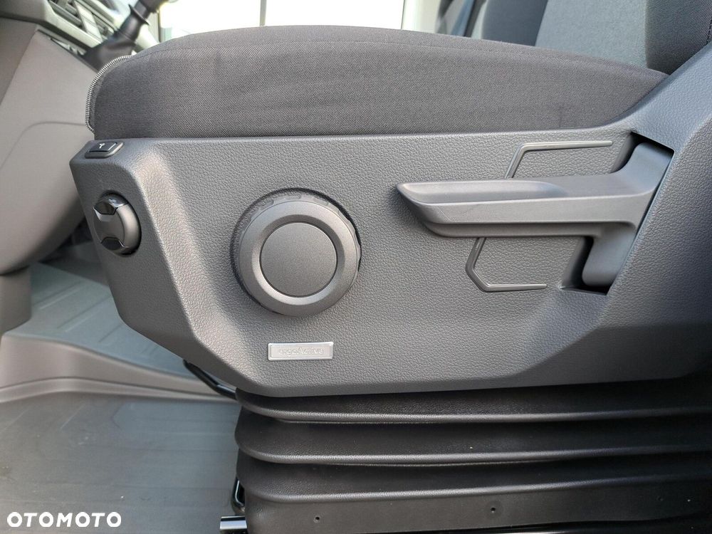 Volkswagen Crafter 35 Furgon, 2,0 TDI SCR 177KM,  6-bieg man., r.o: 4490 mm - 19