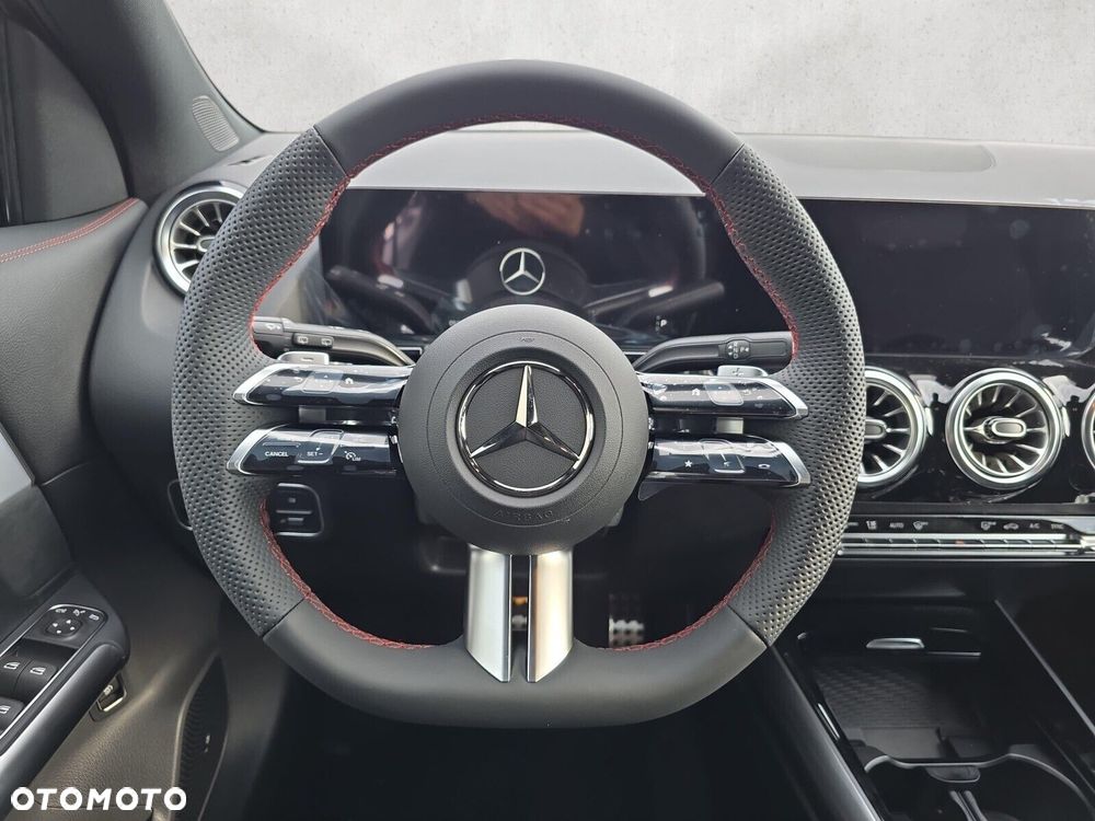 Mercedes-Benz GLA - 15