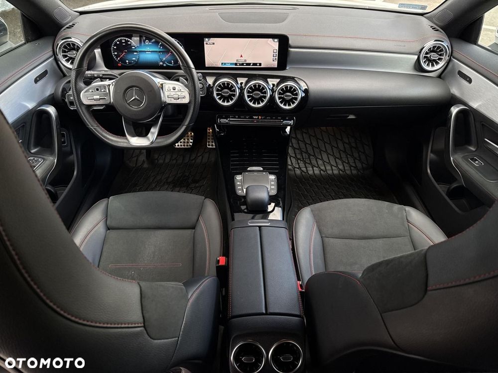 Mercedes-Benz CLA 200 7G-DCT AMG Line - 15