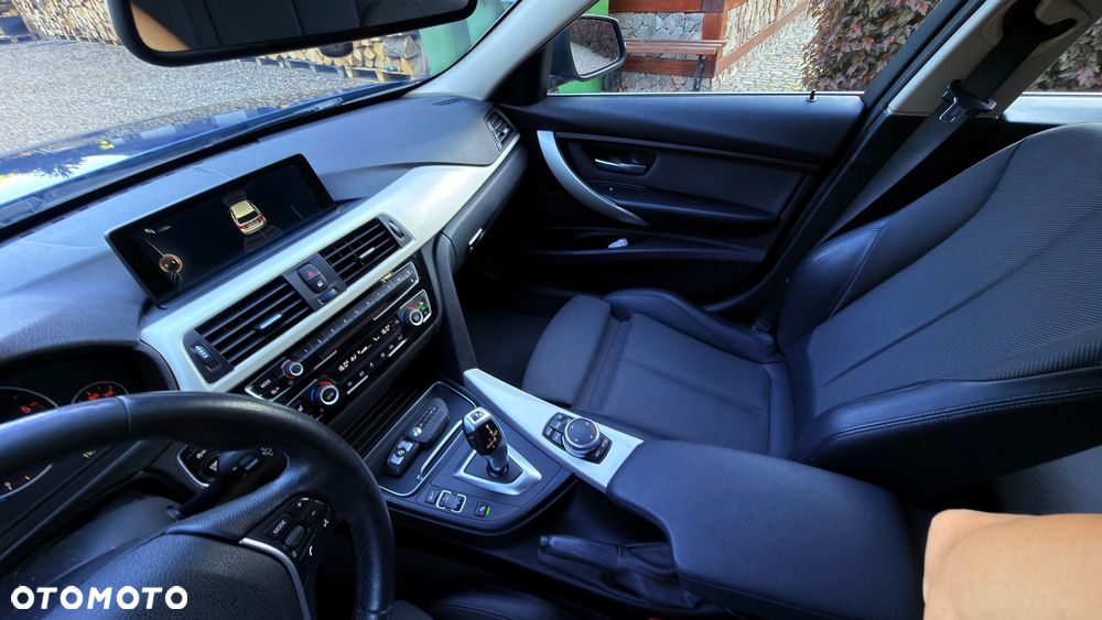 BMW Seria 3 318d Edition Luxury Line Purity - 30