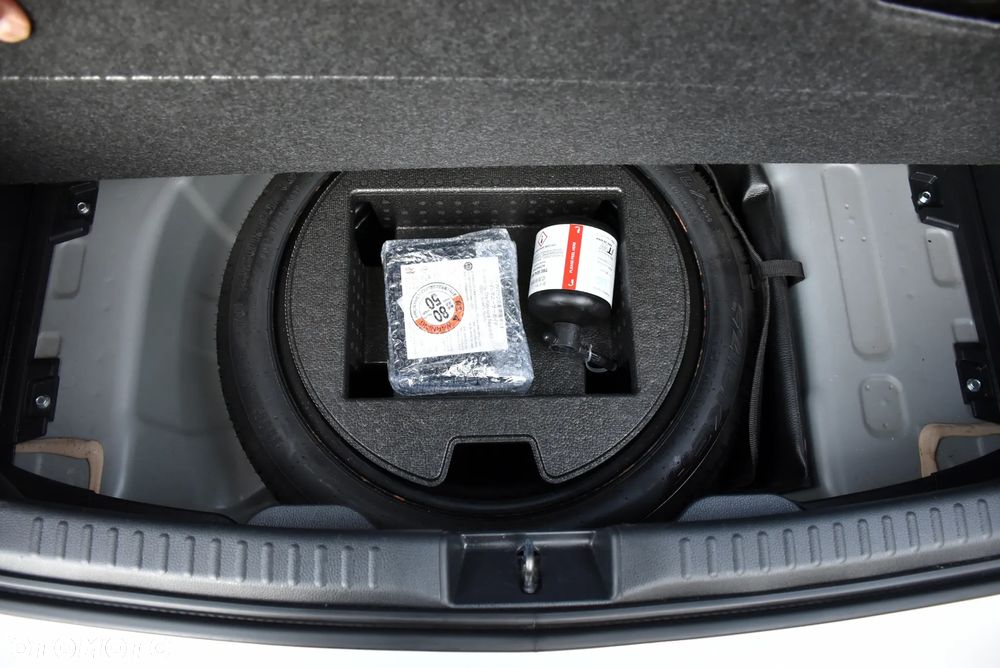 Toyota Yaris Hybrid 1.5 GR Sport - 39