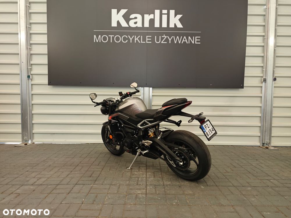 Triumph Street Triple - 4