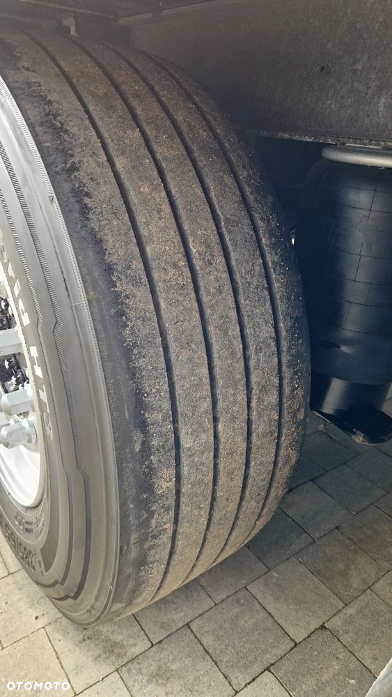 Schmitz Cargobull * CHŁODNIA * OŚ PODNOSZONA * 4 RYGLE * - 37