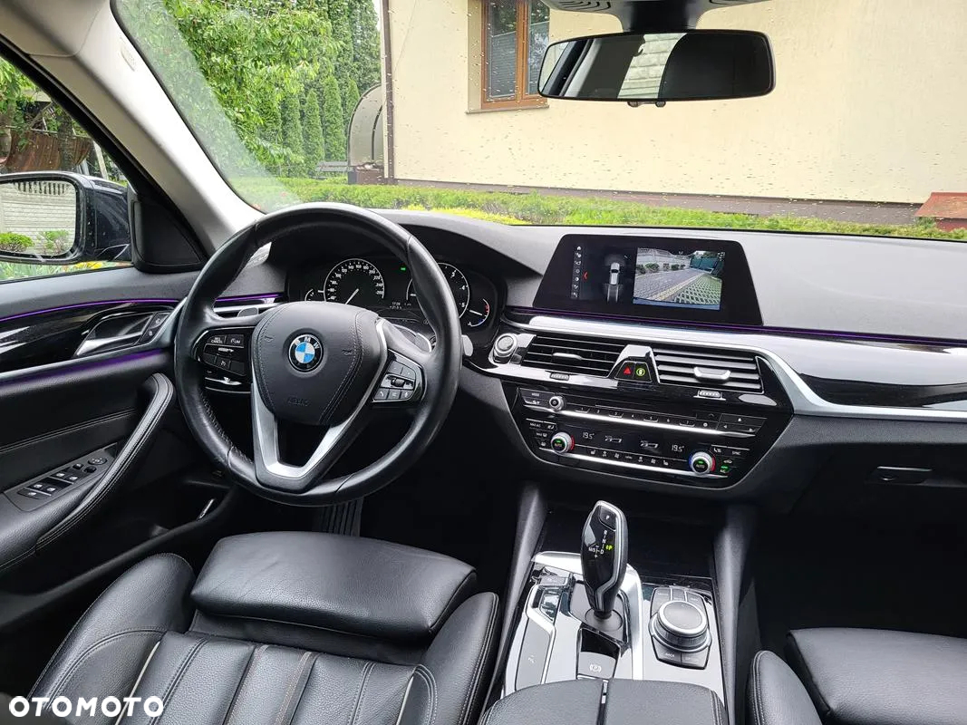 BMW Seria 5 520d Sport Line - 12