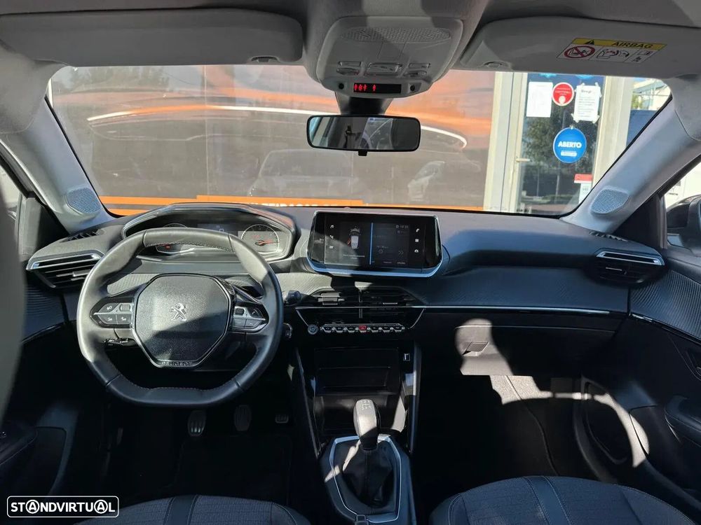 Peugeot 208 - 26